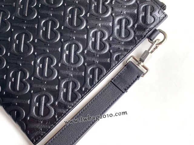 Burberry專門店新款TB壓花皮革拉鏈收納袋 巴寶莉男士手包手拿包 yxb1323